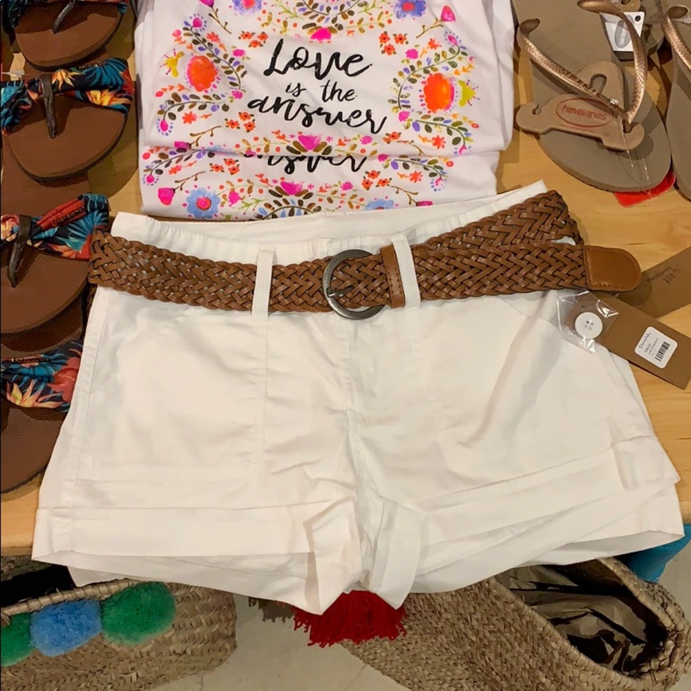 Cotton white belted shorts